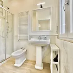 Golden Luxe - 3 In The Sea Luxe Apartamento Camaiore